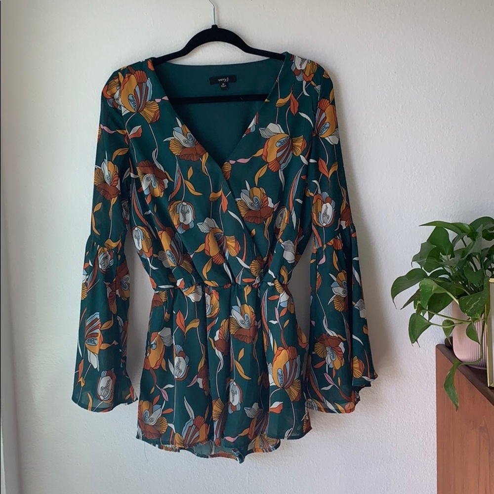 Very J Green Floral Romper (Size M)